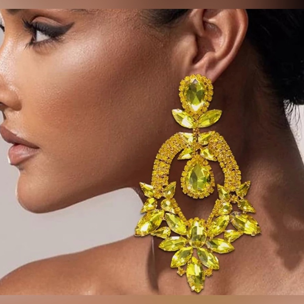 XLarge 👀💛Yellow Pageant/Prom Earrings